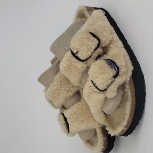 Papillio by Birkenstock Arizona Big Buckle Shearling Platform Sandals in Teddy